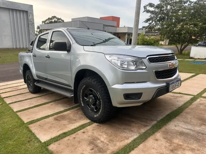 Chevrolet S10 Pick-up LS 2.8 TDI 4X4 CD Dies. Mec. 2013