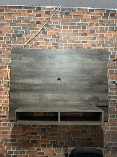 PAINEL DE TV COM RACK SUSPENSO USADO