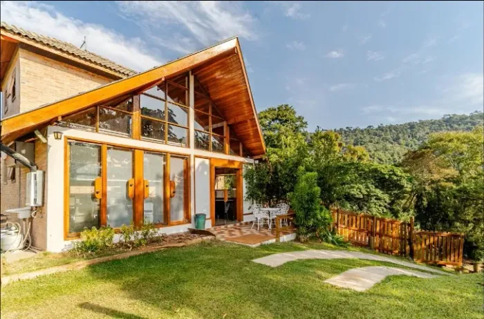 São Bento do Sapucaí | Oportunidade rara: duas casas em lote de 1.200 m²