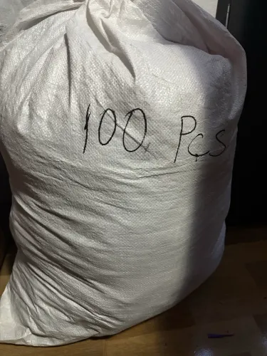 FARDO COM 100 PEÇAS DE ROUPAS FEMININAS USADAS