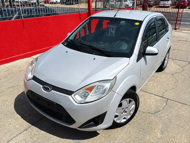 Ford Fiesta Sedan SE 1.6 8V Flex 4P 2014