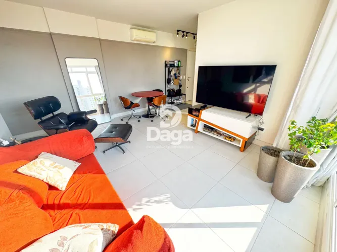 Apartamento no Centro - 2 dormitórios, sendo 1 suite - Florianópolis/SC