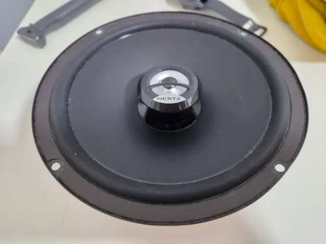 1 UNIDADE (NÃO É O PAR!) Alto falante 6" Hertz 165.3 Coaxial Novo 120W 4 Ohms