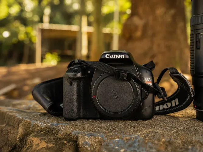 Canon T2i