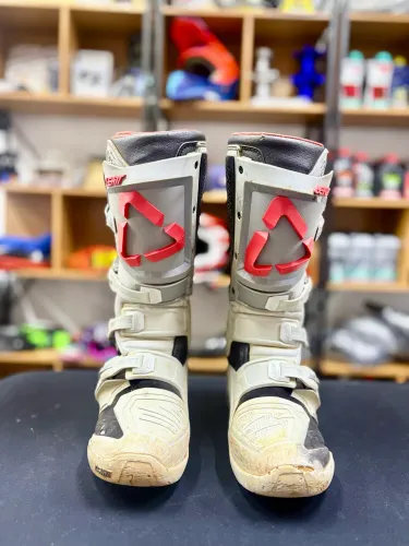 Bota Leatt 5.5 FlexLock Branca/Cinza/Vermelha Número 9(40/41)