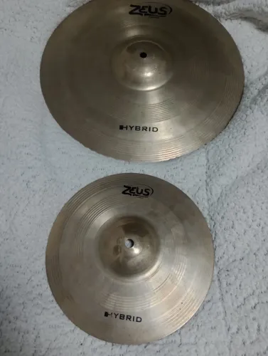 Pratos de bateria 