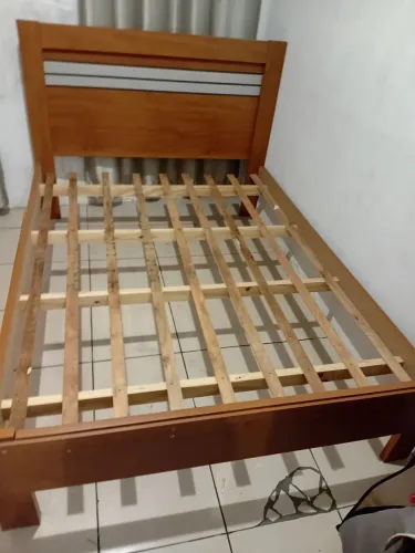 Vendo uma cama seme nova