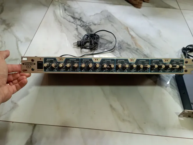 Gate de 4 canais cada um quadrigate .. anúncio referente a dois processadores..