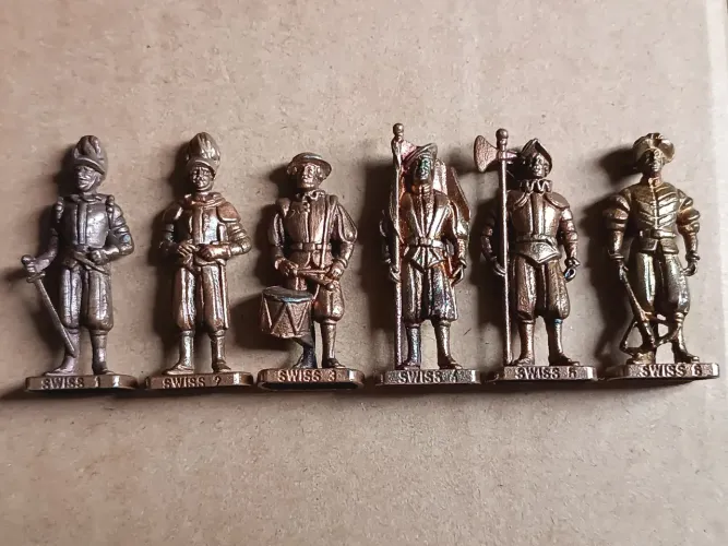 Miniaturas de metal/chumbo Soldados Suíços Kinder Anos 90