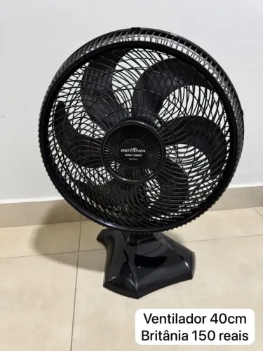 Vendo móveis e eletros por motivo de mudança, os preços de cada item estão nas fotos.