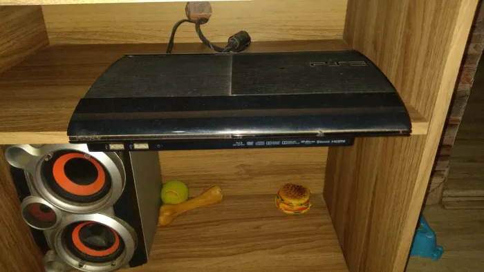 Sony PlayStation 3 Super Slim 500GB + 7 Jogos + 1 controle (Perfeito Estado)