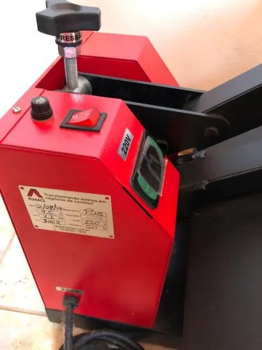 Máquina de estampar 
