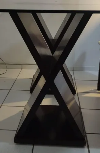 Vendo Mesa de Vidro com base em madeira