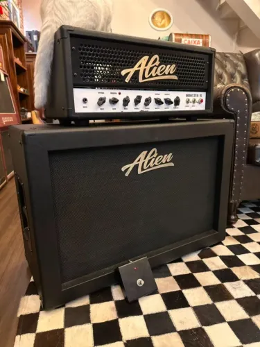 Amplificador Alien Valvulado - Monster 15