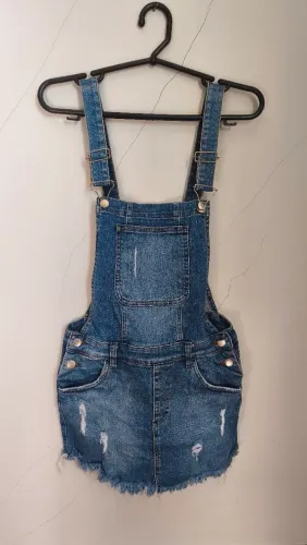 Jardineira jeans