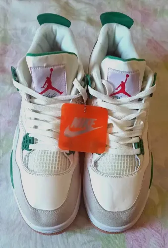 Nike SB x Air Jordan 4 "Pine Green"