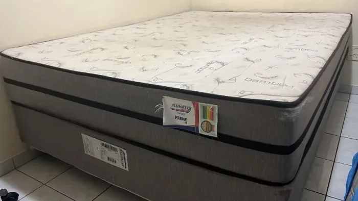 Cama casal e box