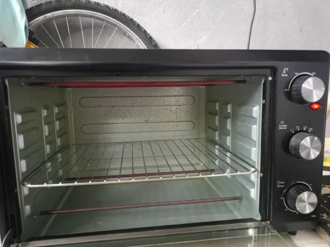 Forno elétrico funcionando perfeitamente 46 litros 200 reais