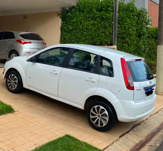 Ford Fiesta S 1.0 8V Flex 5P 2014
