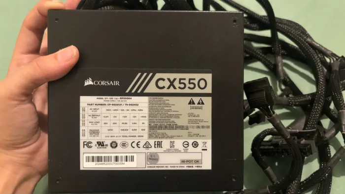 Fonte Corsair CX550 550W 80 PLUS ? Pouco uso!