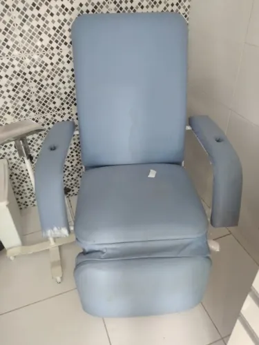 Cadeira de coleta para laboratório