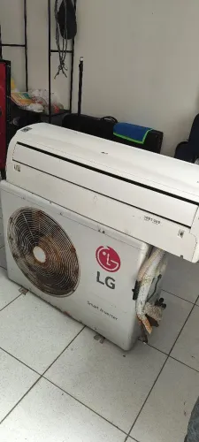 Ar condicionado 22 mil btus inverter, funcionando porém precisa trocar serpentina.