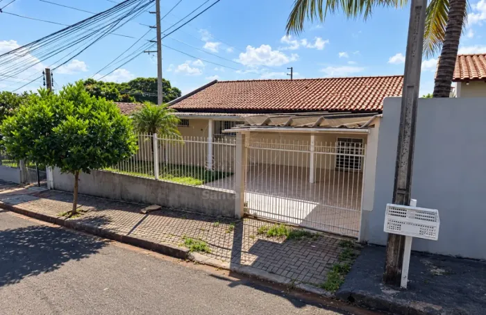 Casa para locação com 3 quartos no bairro Bandeirantes, Zona Oeste de Londrina