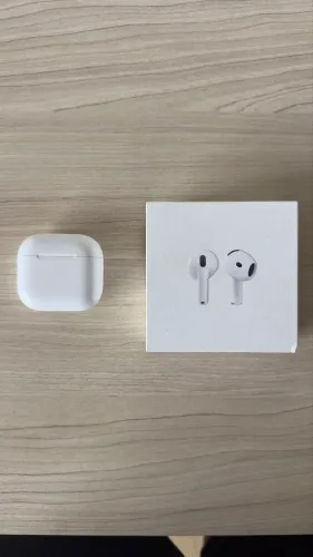 Apple AirPods 4