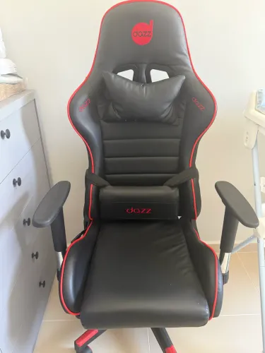 Cadeira gammer faz