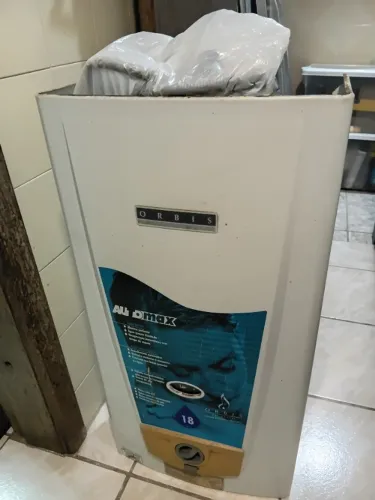 Aquecedor de água a gás de passagem