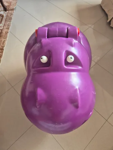 Bau infantil hipopótamo - usado em perfeito estado. 