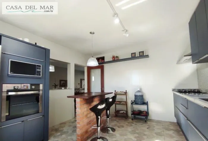 Casa para Venda em Florianópolis, Jardim Atlântico, 3 dormitórios, 2 suítes, 5 banheiros,