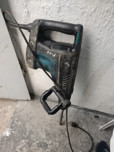 Martelete Makita 10 kilos Hm1203- 220v1203C
