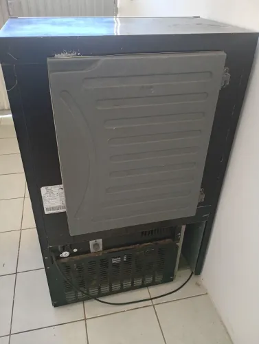 Vendo vitrine refrigerada para bolos