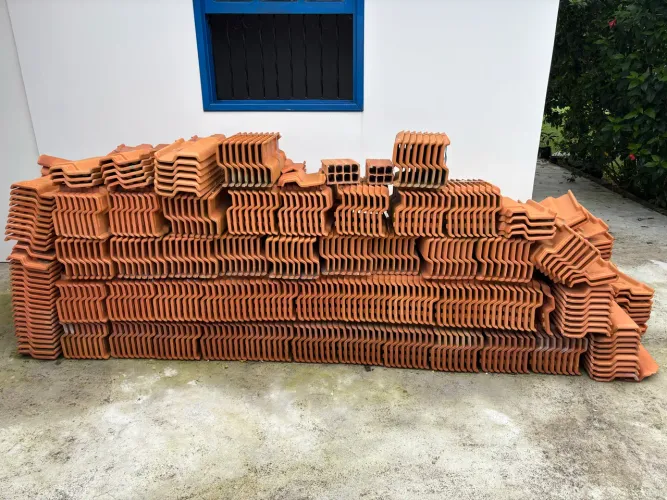 Telhas de Cerâmica Novas - R$ 1,70 a unidade