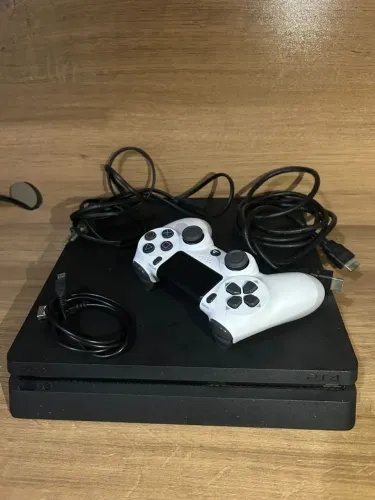 Playstation 4slim 