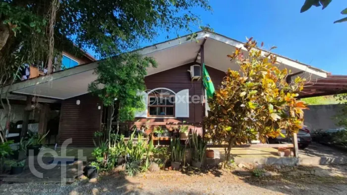 Casa à venda Rua José Serafim dos Santos, Barra da Lagoa - Florianópolis