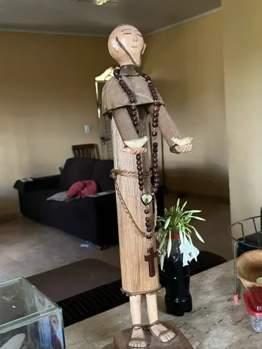 Escultura São Francisco de Assis artesanal imagem mais linda do santo
