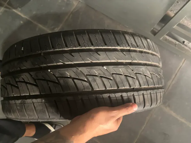 Pneus 205/30 aro 20 Delinte