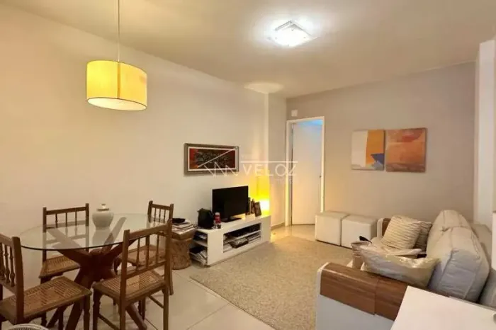 Apartamento : Padrão / Residencial / Humaitá