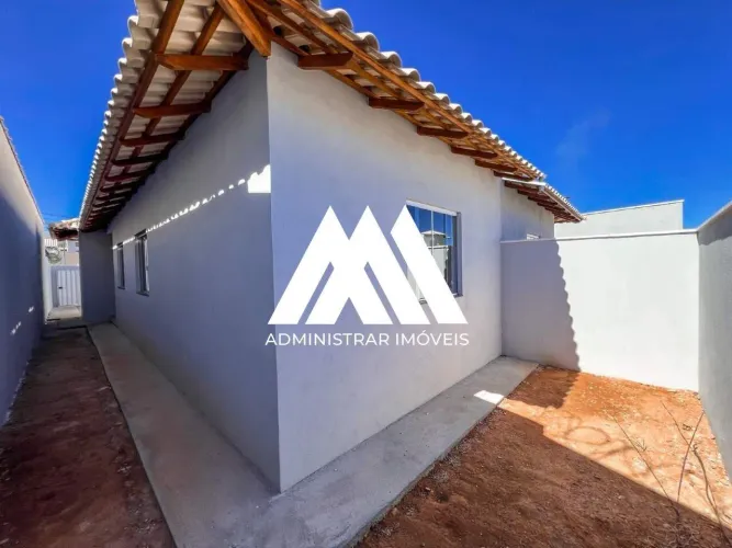 Vendo Casa com 03 Quartos, Cozinha Integrada e 02 Vagas de Garagem - Itaúna/Mg!!
