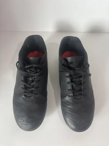 Chuteira Umbro society número 39