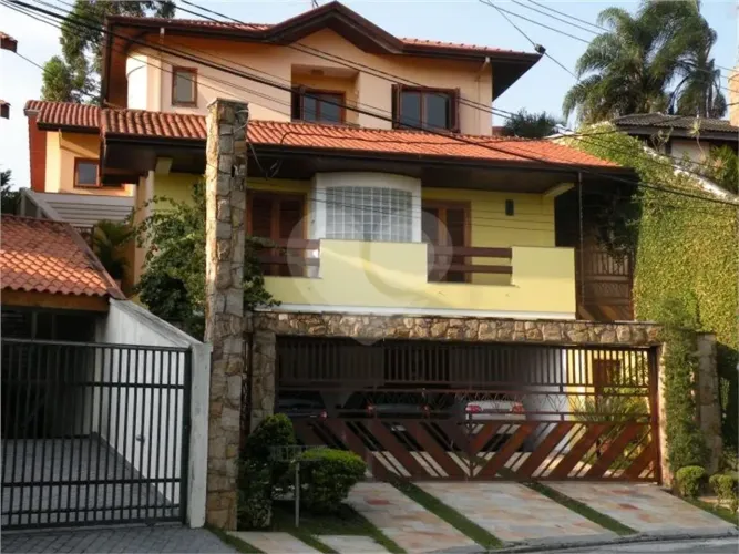 Casa à venda ou para alugar com 5 suítes em Parque Dos Príncipes, São Paulo - SP