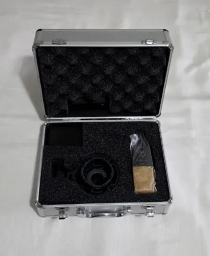 Microfone profissional de Studio AKG C414Xii. Nunca usado com menos de 1 ano de comprado