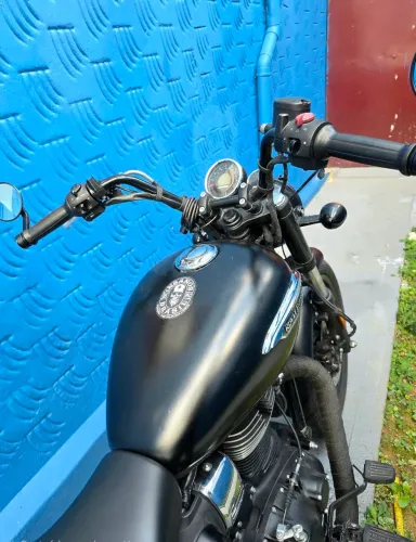 Royal Enfield Meteor 350 Stellar em excelente estado de conservação, pronta para rodar!