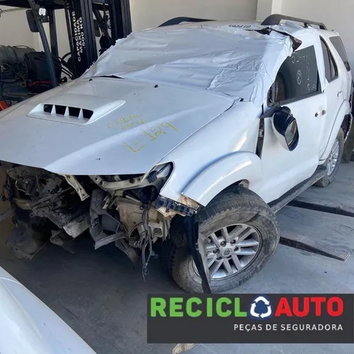 Sucata de sw4 2015 diesel para retirada de peças 