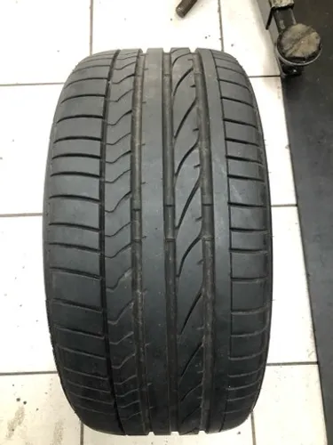 Pneu 245/40R 18 Bridgestone Potenza RE050A RFT 93Y Run Flat (seminovos)