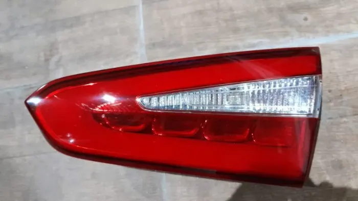 LANTERNA KIA CERATO 2015