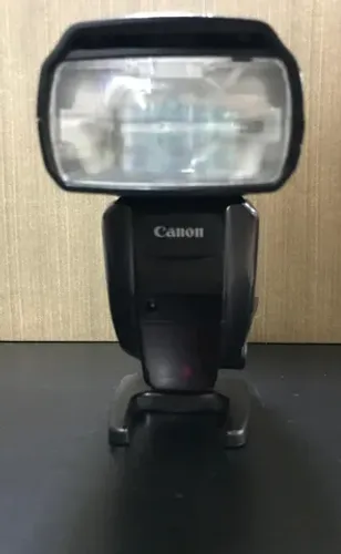 Flash Canon 600EX-RT (Semi-Novo)