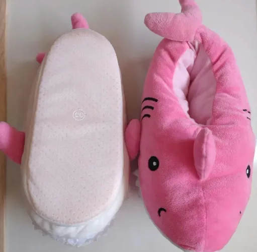 Pantufa GG Tubarão de pelúcia para ambientes internos
